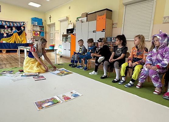 Grafika 34: 05.11.2025 Dzień Postaci z Bajek gr III