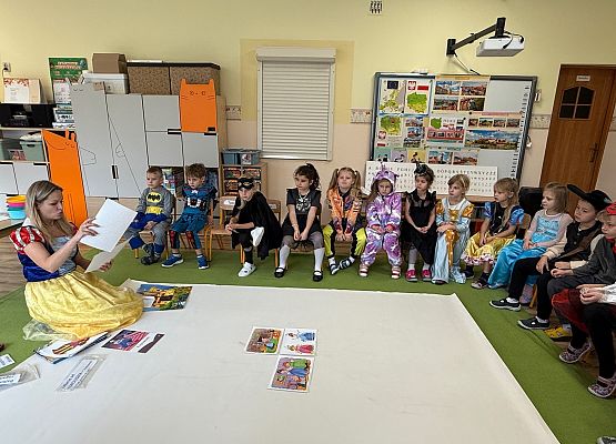 Grafika 35: 05.11.2025 Dzień Postaci z Bajek gr III