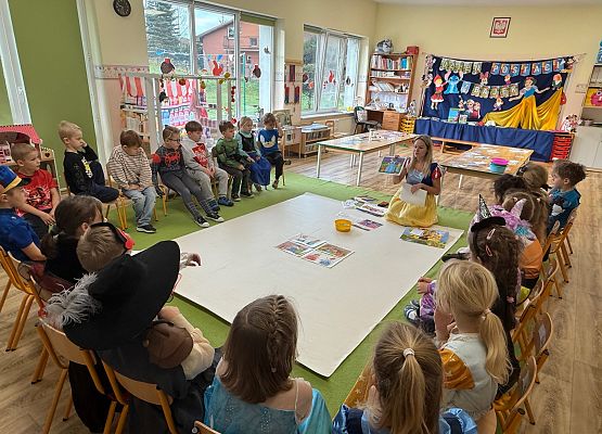 Grafika 37: 05.11.2025 Dzień Postaci z Bajek gr III