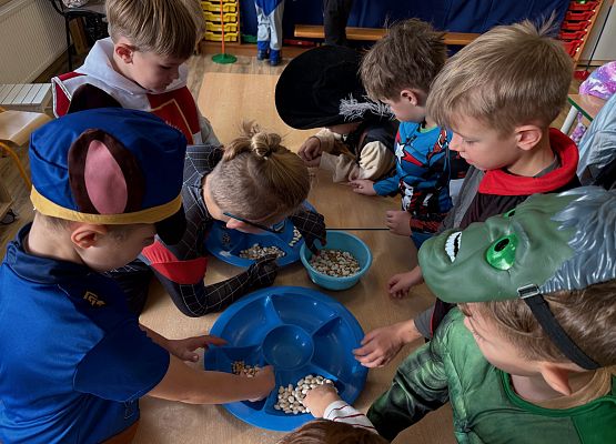 Grafika 45: 05.11.2025 Dzień Postaci z Bajek gr III