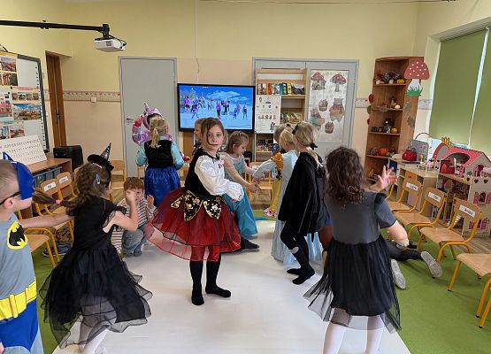 Grafika 51: 05.11.2025 Dzień Postaci z Bajek gr III