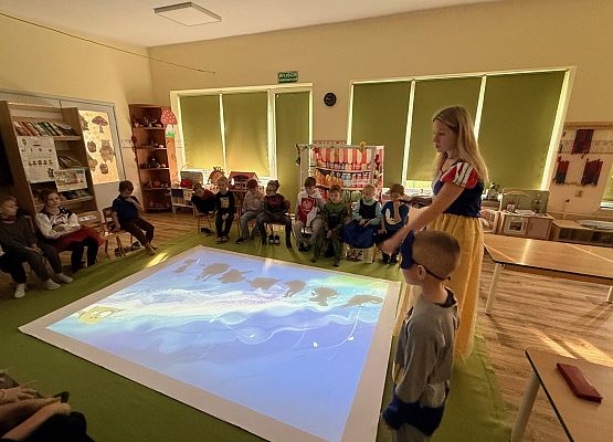 Grafika 52: 05.11.2025 Dzień Postaci z Bajek gr III