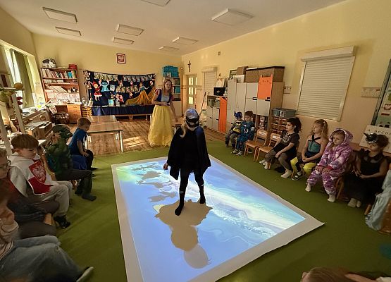 Grafika 54: 05.11.2025 Dzień Postaci z Bajek gr III