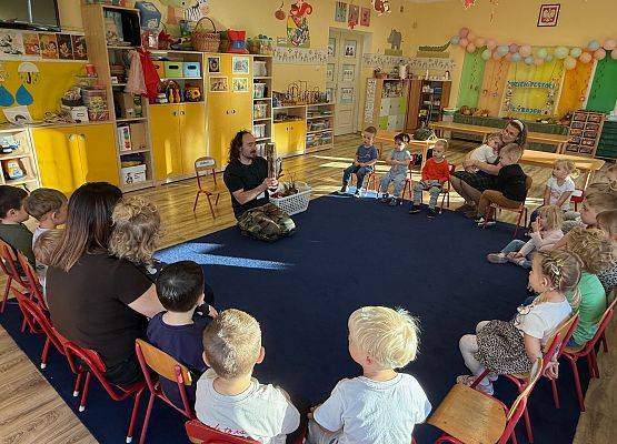 Grafika 4: 06.11.2025 Zajęcia Edukacyjne nt."Przygotowanie zwierząt do zimy"