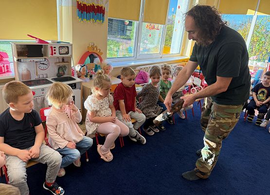 Grafika 8: 06.11.2025 Zajęcia Edukacyjne nt."Przygotowanie zwierząt do zimy"