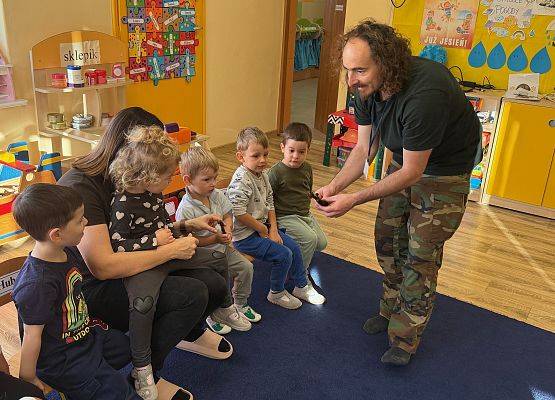 Grafika 15: 06.11.2025 Zajęcia Edukacyjne nt."Przygotowanie zwierząt do zimy"