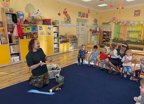 Grafika 17: 06.11.2025 Zajęcia Edukacyjne nt."Przygotowanie zwierząt do zimy"