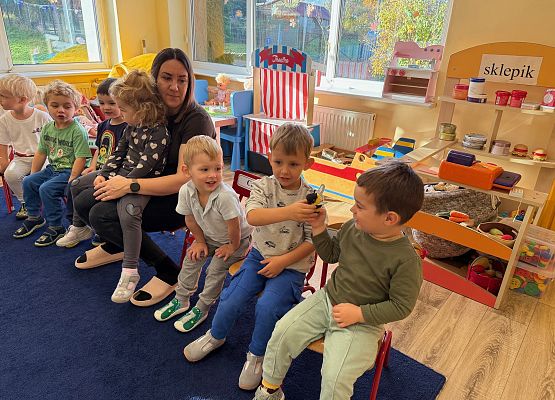 Grafika 25: 06.11.2025 Zajęcia Edukacyjne nt."Przygotowanie zwierząt do zimy"