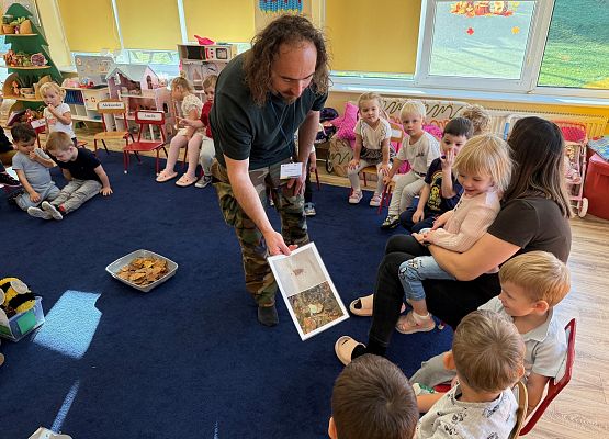 Grafika 30: 06.11.2025 Zajęcia Edukacyjne nt."Przygotowanie zwierząt do zimy"