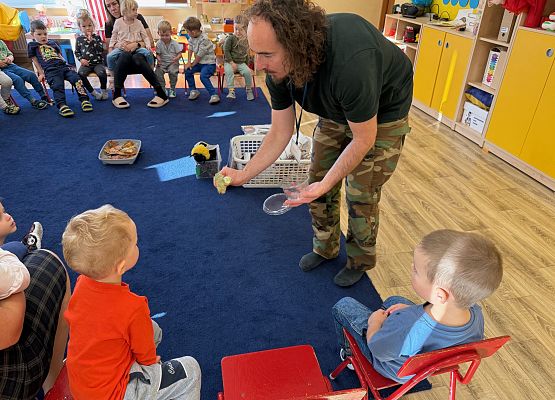 Grafika 31: 06.11.2025 Zajęcia Edukacyjne nt."Przygotowanie zwierząt do zimy"