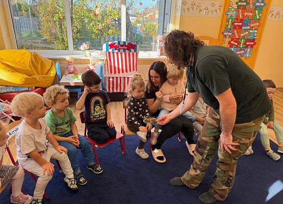 Grafika 32: 06.11.2025 Zajęcia Edukacyjne nt."Przygotowanie zwierząt do zimy"