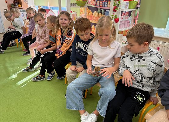 Grafika 56: 06.11.2025 Zajęcia Edukacyjne nt."Przygotowanie zwierząt do zimy"