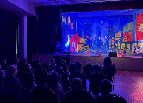 Grafika 4: 18.11.2025 Przedstawienie pt." Miejska dżungla" w Gokis Wicko