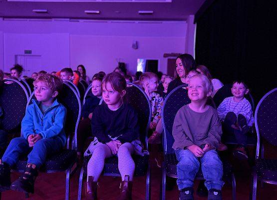 Grafika 10: 18.11.2025 Przedstawienie pt." Miejska dżungla" w Gokis Wicko