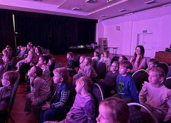 Grafika 13: 18.11.2025 Przedstawienie pt." Miejska dżungla" w Gokis Wicko