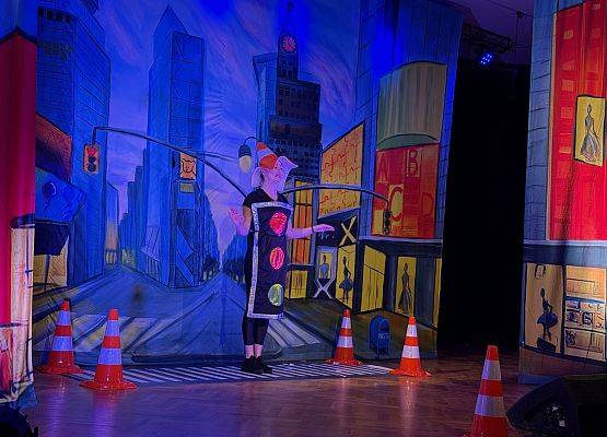 Grafika 16: 18.11.2025 Przedstawienie pt." Miejska dżungla" w Gokis Wicko