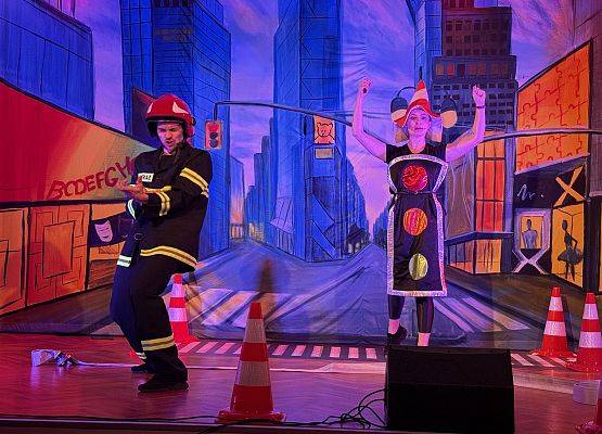 Grafika 21: 18.11.2025 Przedstawienie pt." Miejska dżungla" w Gokis Wicko