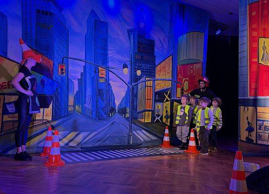 Grafika 23: 18.11.2025 Przedstawienie pt." Miejska dżungla" w Gokis Wicko