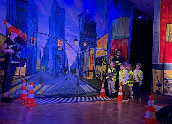 Grafika 24: 18.11.2025 Przedstawienie pt." Miejska dżungla" w Gokis Wicko