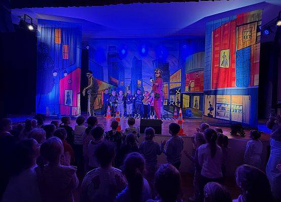 Grafika 34: 18.11.2025 Przedstawienie pt." Miejska dżungla" w Gokis Wicko