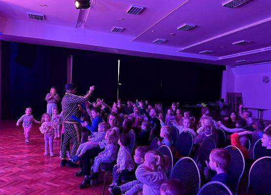 Grafika 54: 18.11.2025 Przedstawienie pt." Miejska dżungla" w Gokis Wicko