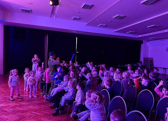 Grafika 55: 18.11.2025 Przedstawienie pt." Miejska dżungla" w Gokis Wicko