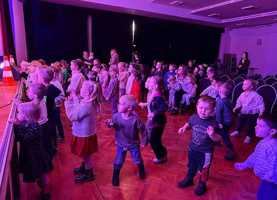 Grafika 56: 18.11.2025 Przedstawienie pt." Miejska dżungla" w Gokis Wicko