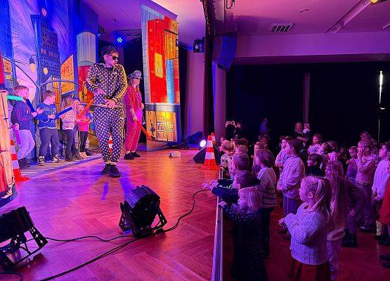 Grafika 57: 18.11.2025 Przedstawienie pt." Miejska dżungla" w Gokis Wicko