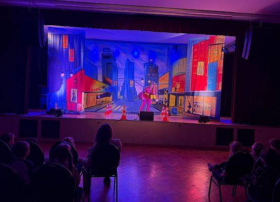 Grafika 45: 18.11.2025 Przedstawienie pt." Miejska dżungla" w Gokis Wicko