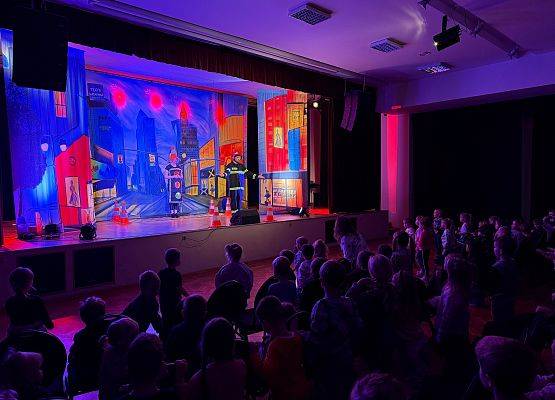 Grafika 51: 18.11.2025 Przedstawienie pt." Miejska dżungla" w Gokis Wicko