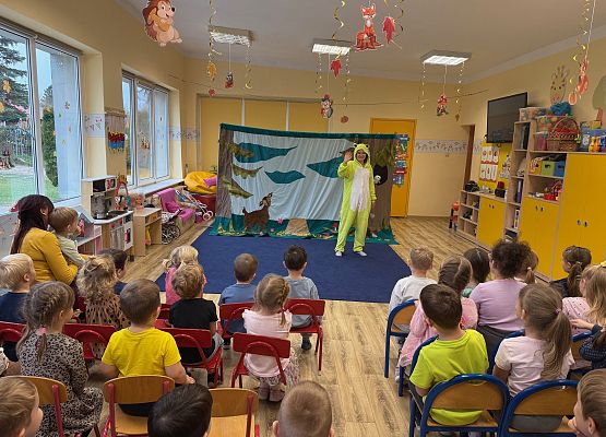 Grafika 2: 20.11.2025 Przedstawienie pt. "Dzień w którym Felek zgubił uśmiech"