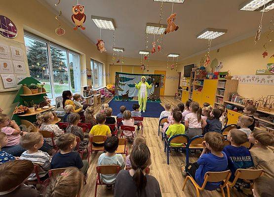 Grafika 1: 20.11.2025 Przedstawienie pt. "Dzień w którym Felek zgubił uśmiech"