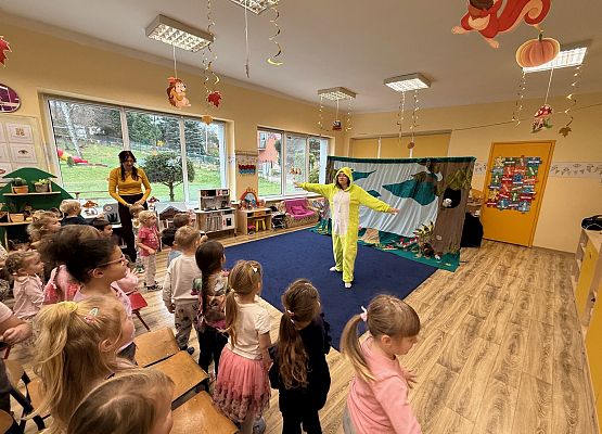 Grafika 4: 20.11.2025 Przedstawienie pt. "Dzień w którym Felek zgubił uśmiech"