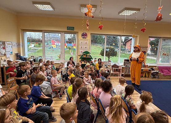 Grafika 15: 20.11.2025 Przedstawienie pt. "Dzień w którym Felek zgubił uśmiech"