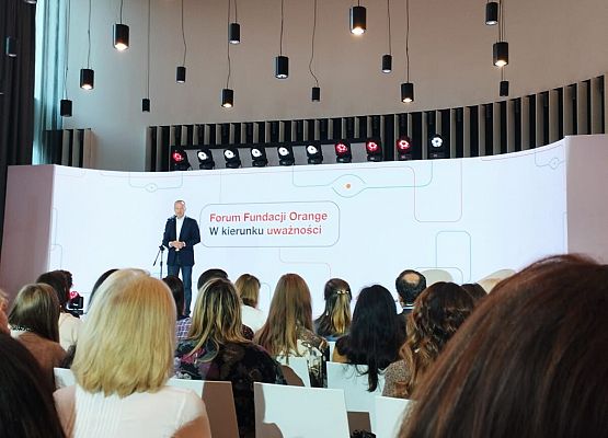 Grafika 6: Forum Fundacji Orange ,, W kierunku uważności"