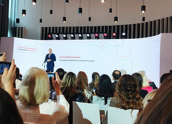 Grafika 2: Forum Fundacji Orange ,, W kierunku uważności"