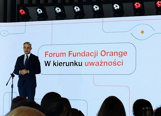 Grafika 4: Forum Fundacji Orange ,, W kierunku uważności"