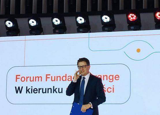 Grafika 8: Forum Fundacji Orange ,, W kierunku uważności"