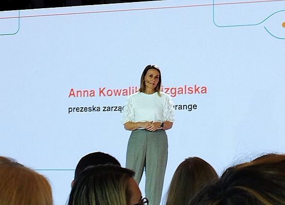 Grafika 10: Forum Fundacji Orange ,, W kierunku uważności"