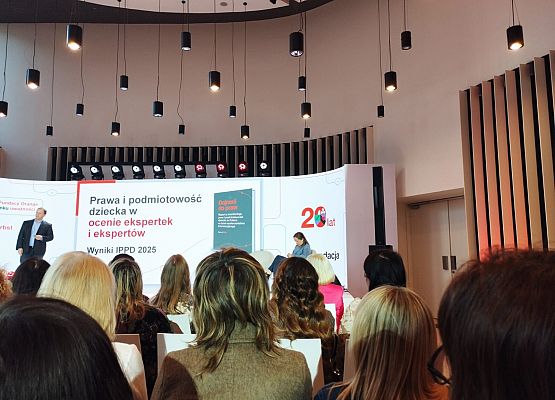 Grafika 18: Forum Fundacji Orange ,, W kierunku uważności"