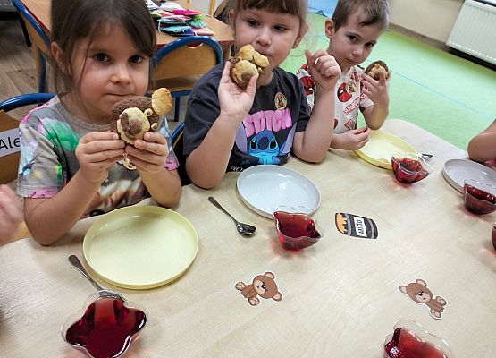 Grafika 14: 25.11.2025  Dzień Pluszowego Misia w naszym przedszkolu