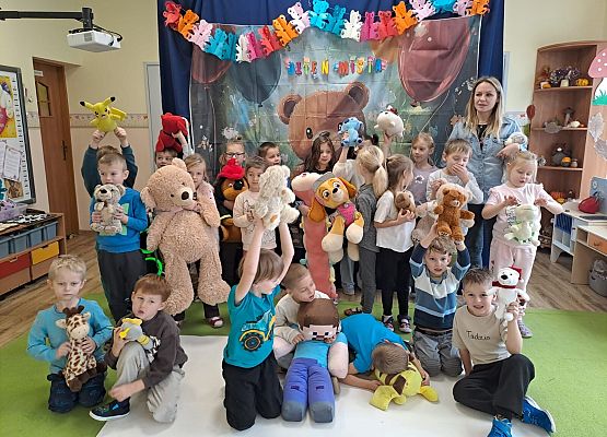 Grafika 22: 25.11.2025  Dzień Pluszowego Misia w naszym przedszkolu