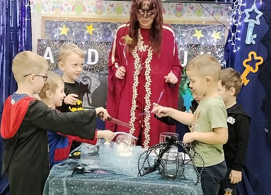 Grafika 8: 28.11.2025 Andrzejki w naszym przedszkolu