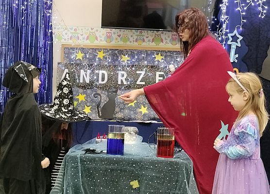 Grafika 16: 28.11.2025 Andrzejki w naszym przedszkolu