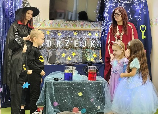 Grafika 13: 28.11.2025 Andrzejki w naszym przedszkolu