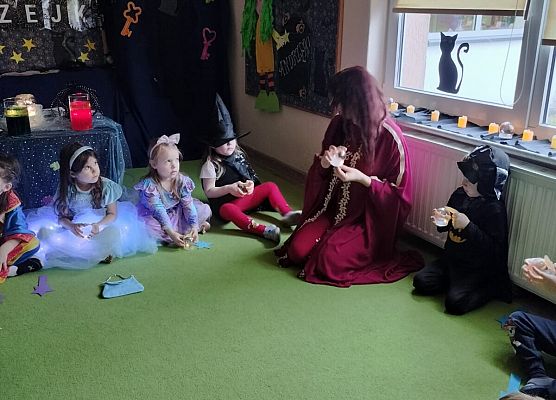 Grafika 15: 28.11.2025 Andrzejki w naszym przedszkolu