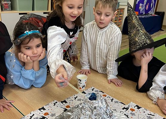 Grafika 59: 28.11.2025 Andrzejki w naszym przedszkolu