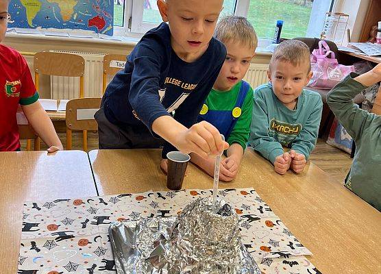 Grafika 61: 28.11.2025 Andrzejki w naszym przedszkolu