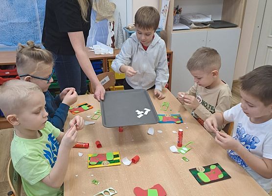 Grafika 4: 04.12.2025 Warsztaty kreatywne w gr III