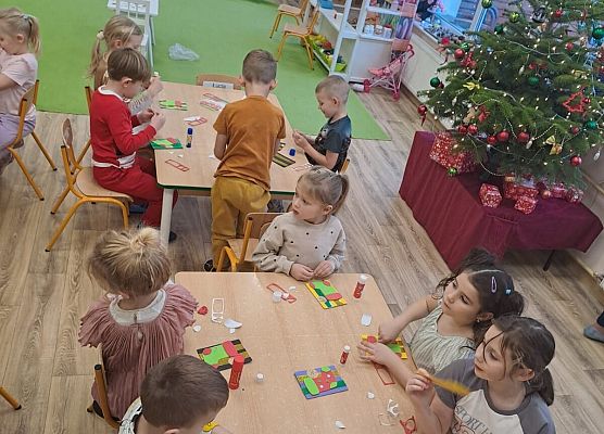 Grafika 10: 04.12.2025 Warsztaty kreatywne w gr III